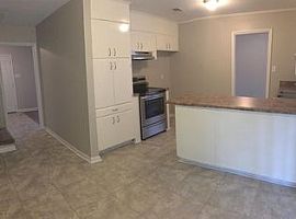 4201 Arcturus Ln, in Mobile, AL (Photo 6 of 12)