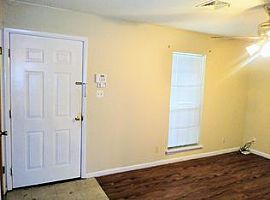 6407 Pinebrook Dr, in Montgomery, AL (Photo 3 of 10)