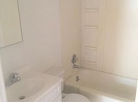 700 Sumter St, Greenville Rent 550 Deposit 550 Total 1100 in Greenville, SC (Photo 5 of 8)