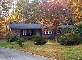  619 Lake Cir, Troutman, Nc 28166  in Troutman, NC (Photo 10 of 12)