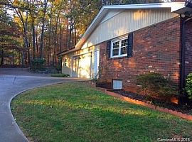  619 Lake Cir, Troutman, Nc 28166  in Troutman, NC (Photo 2 of 12)