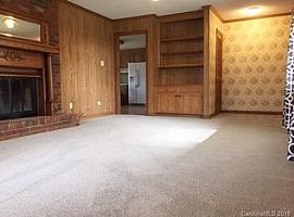  619 Lake Cir, Troutman, Nc 28166  in Troutman, NC (Photo 4 of 12)