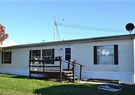 516 Railroad St, Chester, Wv 26034 in Chester, WV