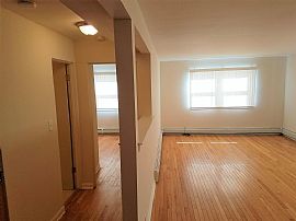 Large and Clean Luxury 1-Bedroom with 1-Bathroom Unit  in Chicago, IL (Photo 8 of 10)