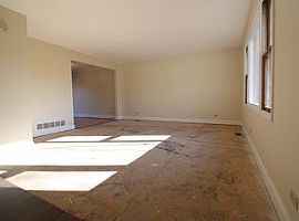  S505 East St, Winfield, Il 60190 3 Beds 2 Baths 1,040 Sqft in Winfield, IL (Photo 4 of 6)