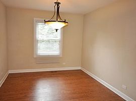  1213 Brook Ln, Naperville, Il 60540 3 Beds 2.5 Baths 2,200 Sqf in Naperville, IL (Photo 5 of 10)