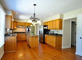  1213 Brook Ln, Naperville, Il 60540 3 Beds 2.5 Baths 2,200 Sqf in Naperville, IL (Photo 7 of 10)