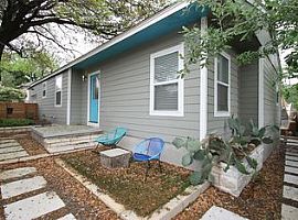 A Beautiful 3 Bedroom Apartment, with 2 Bathrooms in Austin, TX (Photo 2 of 12)