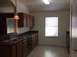 A Beautiful 3 Bedroom Apartment, with 2 Bathrooms in Seagoville, TX (Photo 4 of 12)