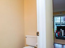 A Beautiful 4 Bedroom Apartment, with 2 Bathrooms in Washington, DC (Photo 5 of 11)