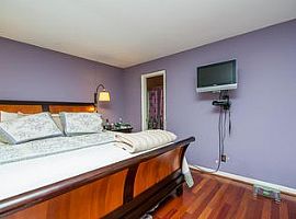 A Beautiful 4 Bedroom Apartment, with 2 Bathrooms in Washington, DC (Photo 6 of 11)