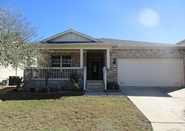 616 Planters Pass, Schert Rent 1000 Deposot 1000 in Schertz, TX