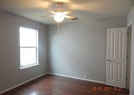 616 Planters Pass, Schert Rent 1000 Deposot 1000 in Schertz, TX (Photo 4 of 9)