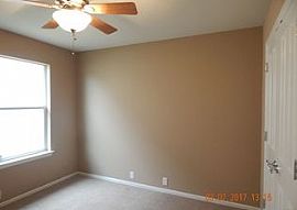 616 Planters Pass, Schert Rent 1000 Deposot 1000 in Schertz, TX (Photo 7 of 9)