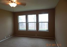 616 Planters Pass, Schert Rent 1000 Deposot 1000 in Schertz, TX (Photo 8 of 9)