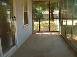  2216 Walker Ave, Greensboro, Nc 27403 2 Beds 1 Bath 1,100 Sqft in Greensboro, NC (Photo 10 of 10)