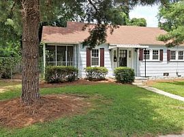  2216 Walker Ave, Greensboro, Nc 27403 2 Beds 1 Bath 1,100 Sqft in Greensboro, NC (Photo 2 of 10)