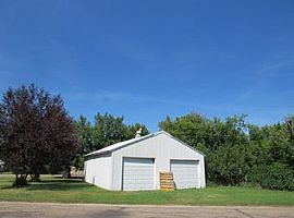 A Beautiful 3 Bedroom Apartment, with 2 Bathrooms in Halliday, ND (Photo 2 of 12)