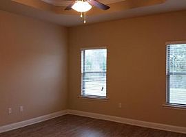 557 N Station Dr, Fairhope, Al 36532 in Fairhope, AL (Photo 4 of 7)