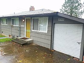 3 Bedroom Apartment in Martin Luther King Jr Way. in Seattle, WA (Photo 2 of 7)