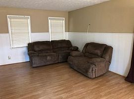 2922 Melissa Ct, Snellville in Snellville, GA (Photo 3 of 3)