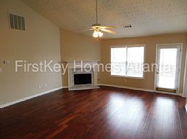 Single Family Home For Rent in Lawrenceville, GA (Photo 2 of 9)