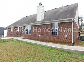 Single Family Home For Rent in Lawrenceville, GA (Photo 9 of 9)