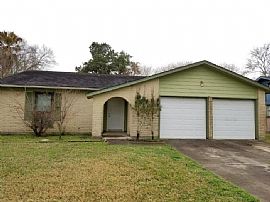 Single Family Home For Rent in Katy, TX