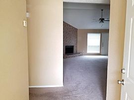 Single Family Home For Rent in Katy, TX (Photo 2 of 4)