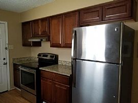 Single Family Home For Rent in Tomball, TX (Photo 3 of 3)