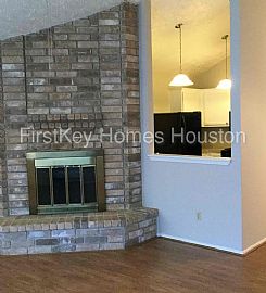 Single Family Home For Rent in Cypress, TX (Photo 2 of 8)