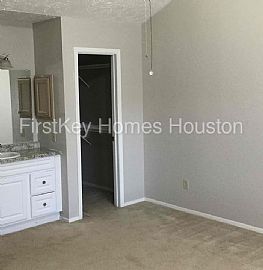 Single Family Home For Rent in Cypress, TX (Photo 6 of 8)