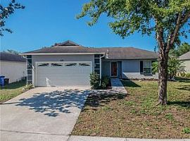 621 Lakemont Dr, Brandon, Fl 33510 in Brandon, FL