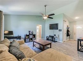 621 Lakemont Dr, Brandon, Fl 33510 in Brandon, FL (Photo 3 of 12)