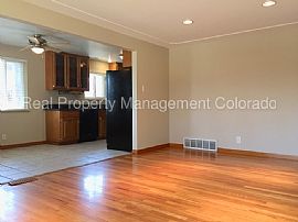 Single Family Home For Rent in Denver, CO (Photo 3 of 11)