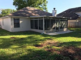 3 Beds 1285 Waterfall Dr, Jacksonville in Fort Lauderdale, FL (Photo 7 of 12)