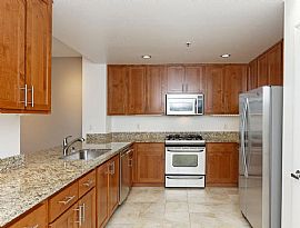 423 7th St Unit 408, Oakland, Ca 94607 2 Beds 1 Bath 1,185 Sqft in Pasadena, CA (Photo 10 of 12)