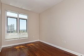 423 7th St Unit 408, Oakland, Ca 94607 2 Beds 1 Bath 1,185 Sqft in Pasadena, CA (Photo 11 of 12)