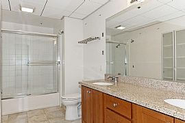 423 7th St Unit 408, Oakland, Ca 94607 2 Beds 1 Bath 1,185 Sqft in Pasadena, CA (Photo 12 of 12)