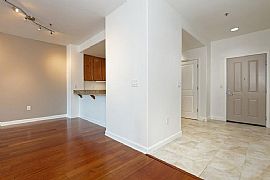 423 7th St Unit 408, Oakland, Ca 94607 2 Beds 1 Bath 1,185 Sqft in Pasadena, CA (Photo 6 of 12)