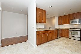 423 7th St Unit 408, Oakland, Ca 94607 2 Beds 1 Bath 1,185 Sqft in Pasadena, CA (Photo 9 of 12)