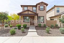 Single Family Home For Rent in Phoenix, AZ