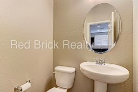 Single Family Home For Rent in Phoenix, AZ (Photo 5 of 8)