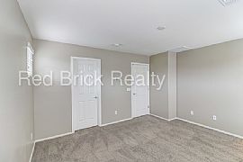 Single Family Home For Rent in Phoenix, AZ (Photo 6 of 8)