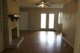 422 Coventry Ct, Shreveport, La 71115 4 Beds 2 Baths 1,900 Sqft in Shreveport, LA (Photo 9 of 12)