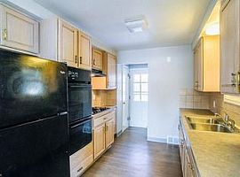 2387 S Green Rd, Beachwood, Oh 44122 5 Beds 2.5 Baths in Beachwood, OH (Photo 4 of 8)