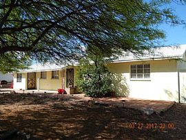 1142 S Carnegie Dr, Tucson, Az 85710 in Tucson, AZ