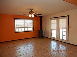 1142 S Carnegie Dr, Tucson, Az 85710 in Tucson, AZ (Photo 3 of 6)