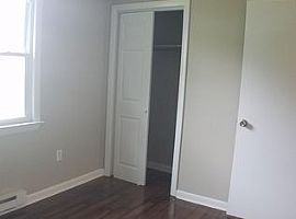 Lincolndale Dr Waterbury, Ct 06704 3 Beds 1 Bath -1600- Sqft in Waterbury, CT (Photo 2 of 6)