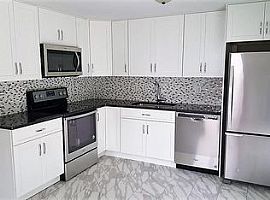 Lincolndale Dr Waterbury, Ct 06704 3 Beds 1 Bath -1600- Sqft in Waterbury, CT (Photo 5 of 6)